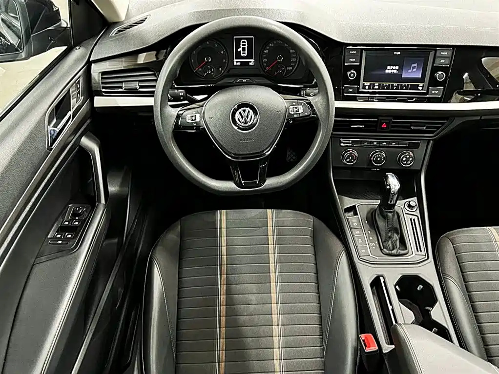 VOLKSWAGEN LAVIDA 2019