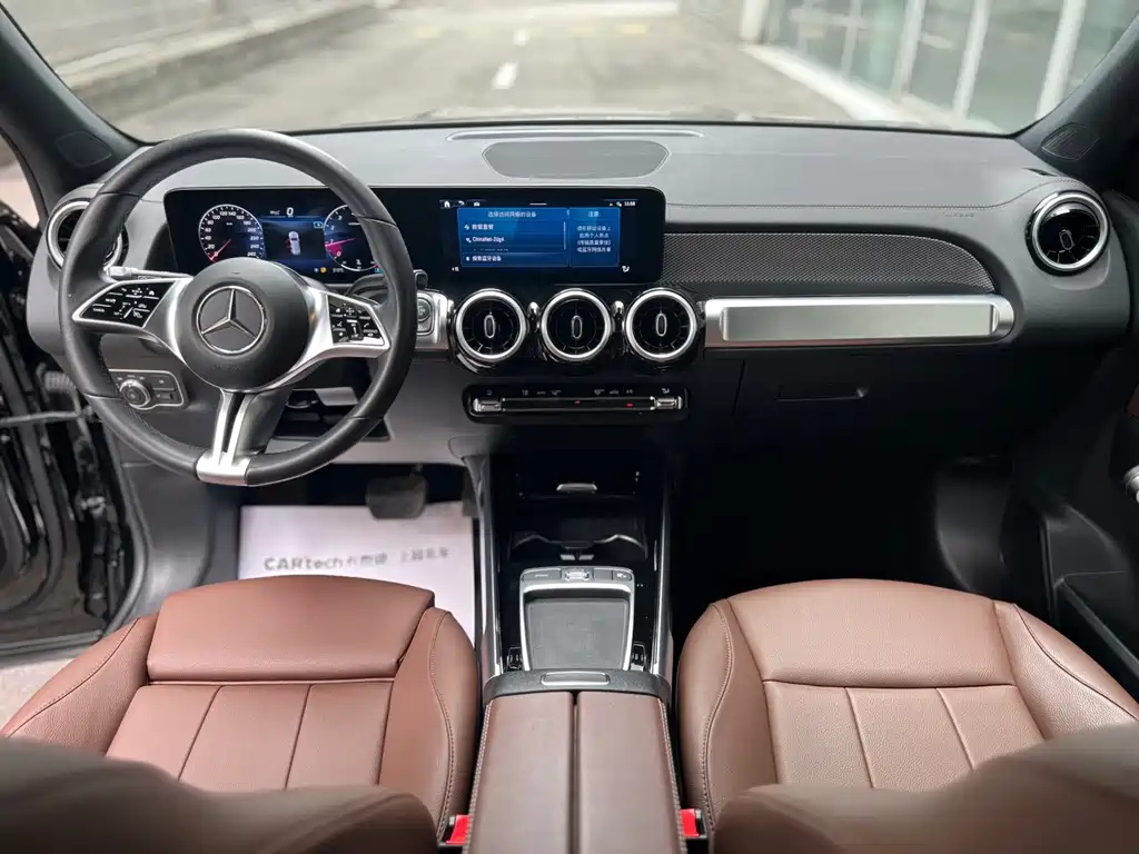 MERCEDES BENZ GLB 2024