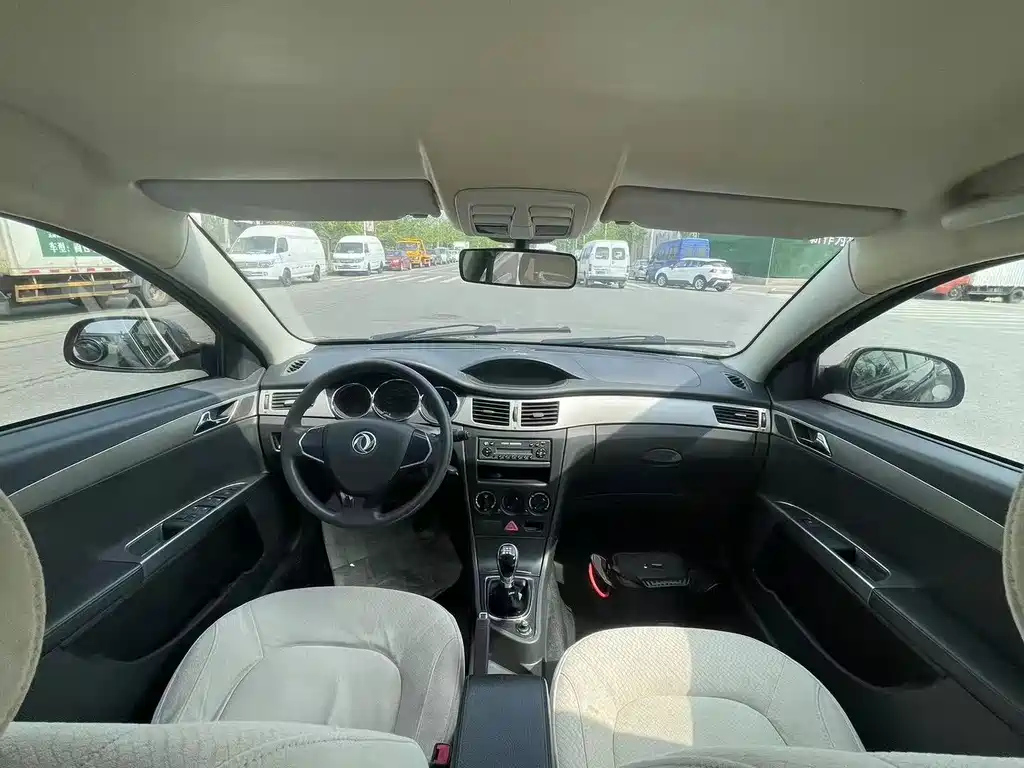 DONGFENG AEOLUS S30 2013