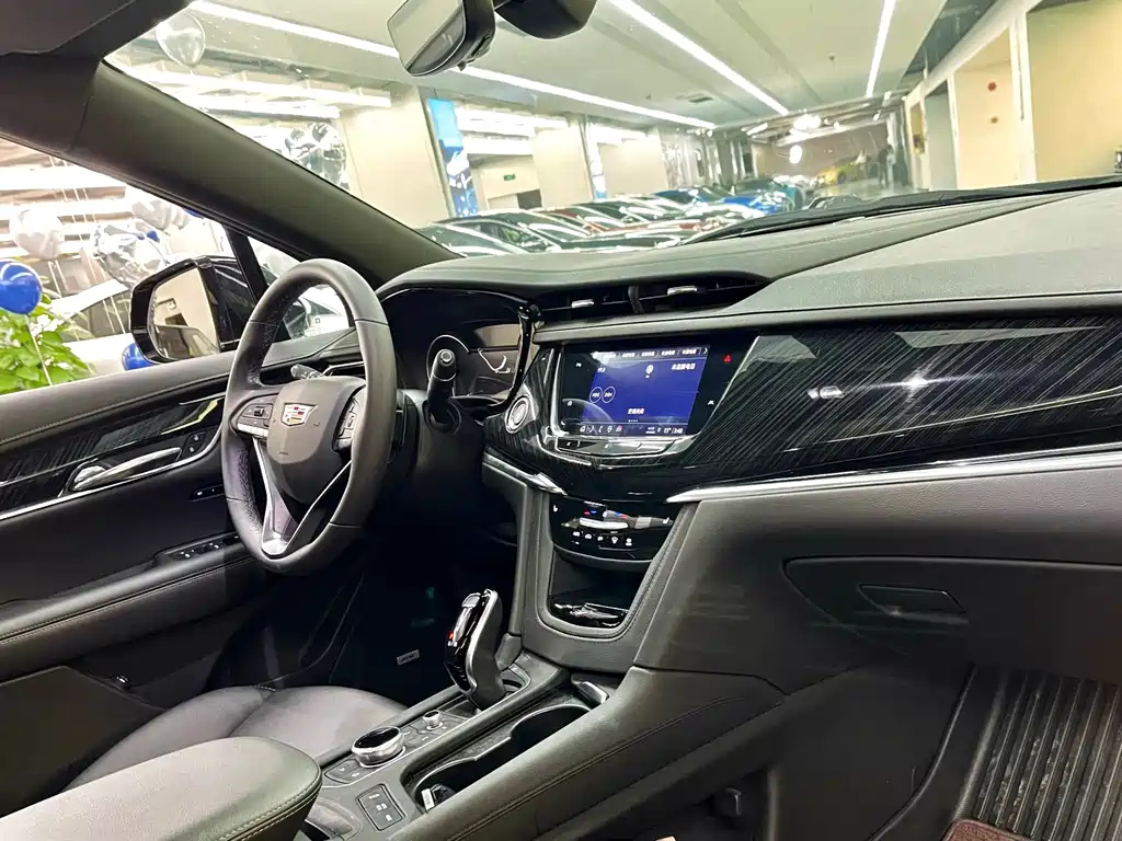 CADILLAC XT6 2021