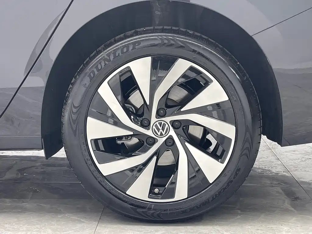 VOLKSWAGEN PASSAT 2025