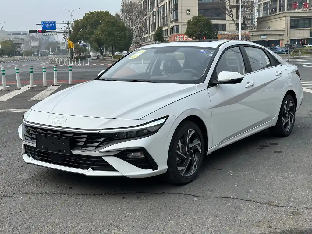 HYUNDAI ELANTRA 2023