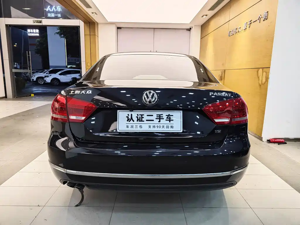 VOLKSWAGEN PASSAT 2015