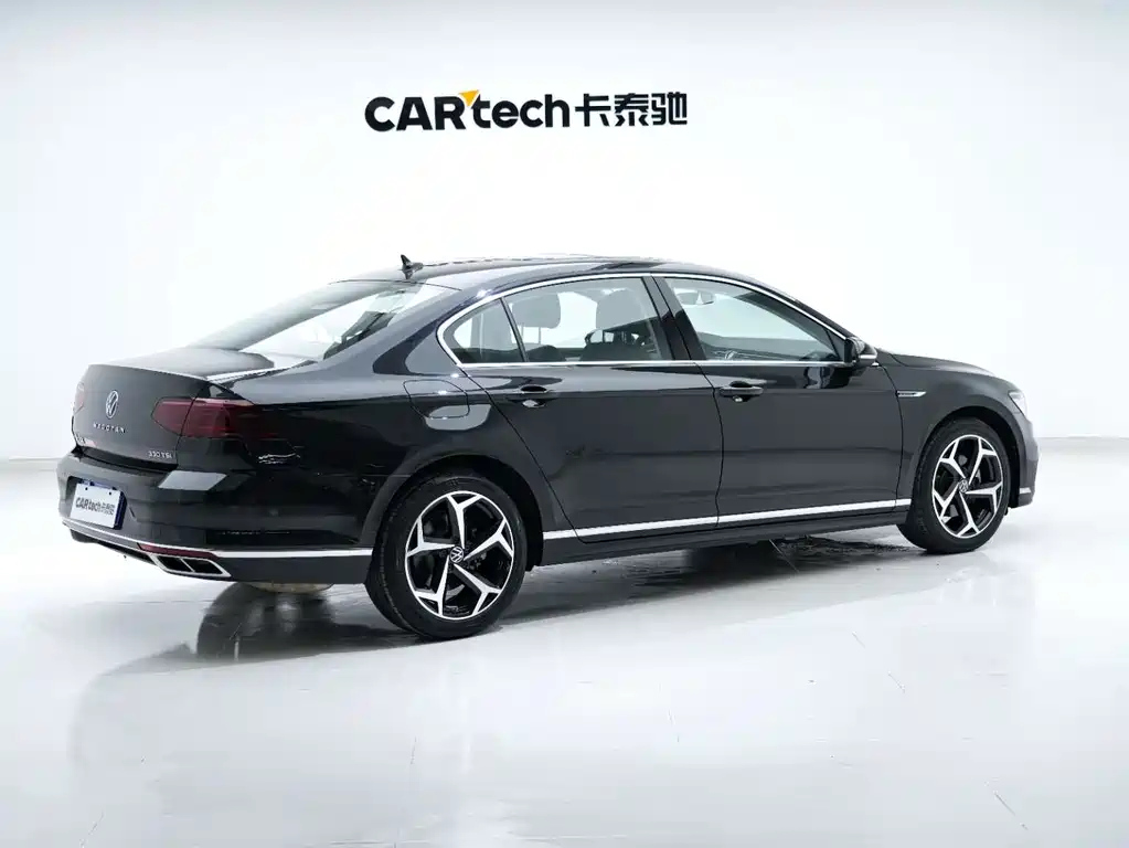 VOLKSWAGEN MAGOTAN 2023