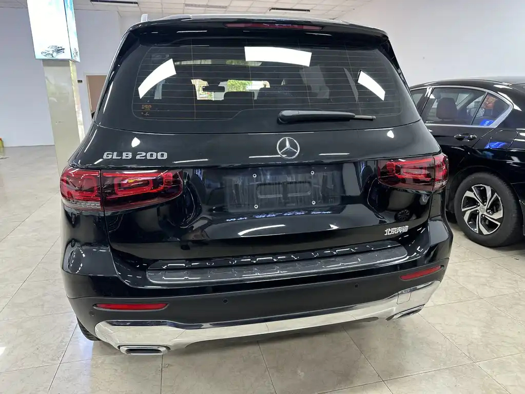 MERCEDES BENZ GLB 2023