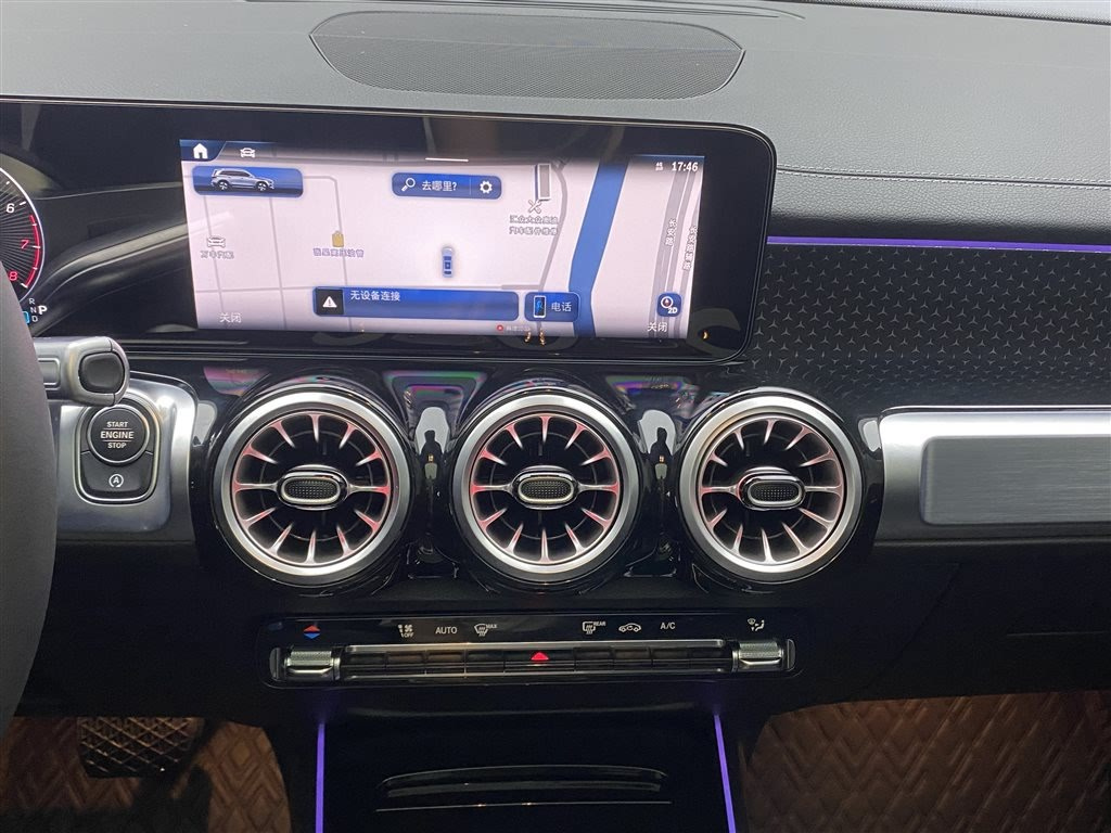 MERCEDES BENZ GLB 2024