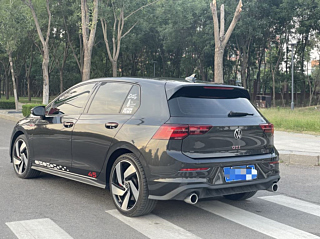 VOLKSWAGEN GOLF GTI 2022