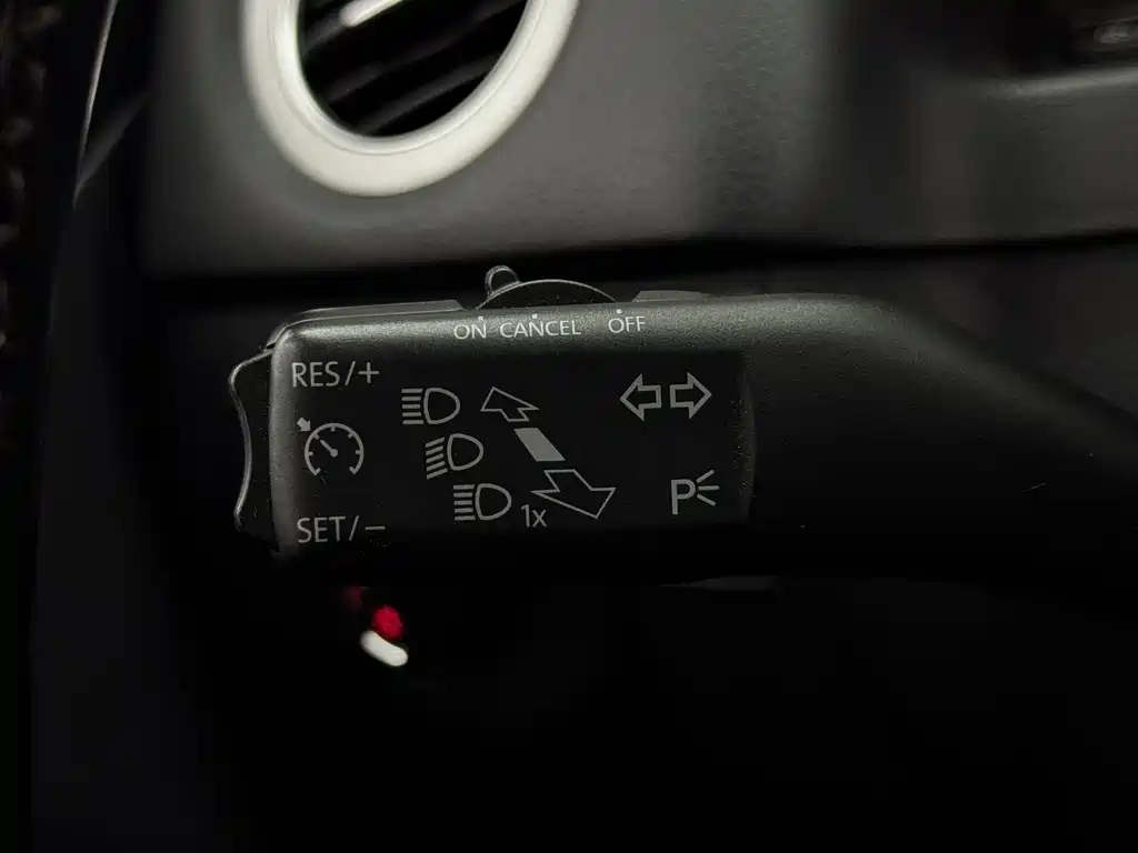 VOLKSWAGEN TIGUAN 2015
