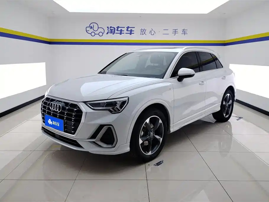 AUDI Q3 2019