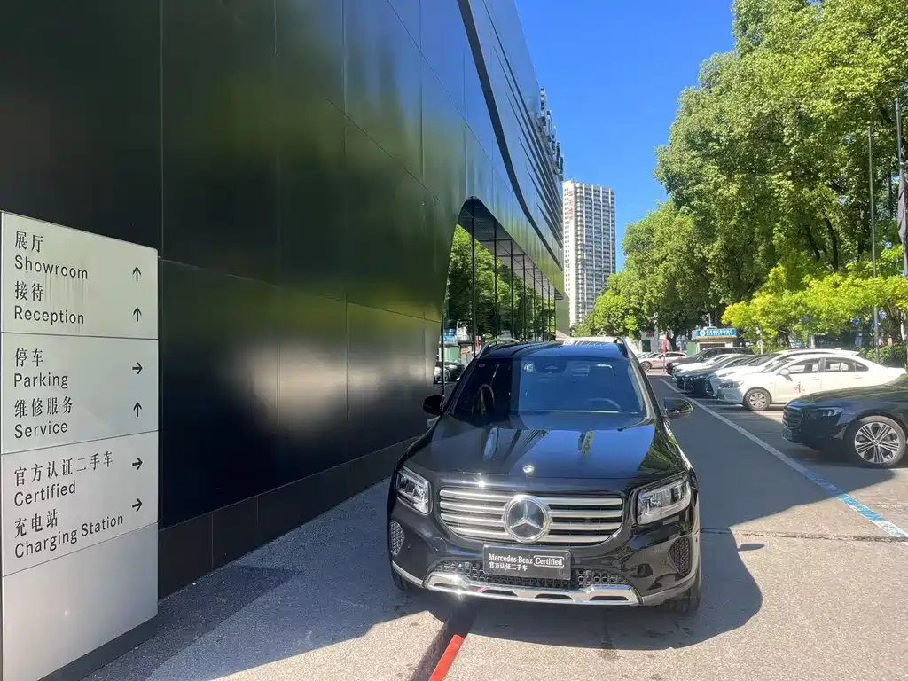 MERCEDES BENZ GLB 2024