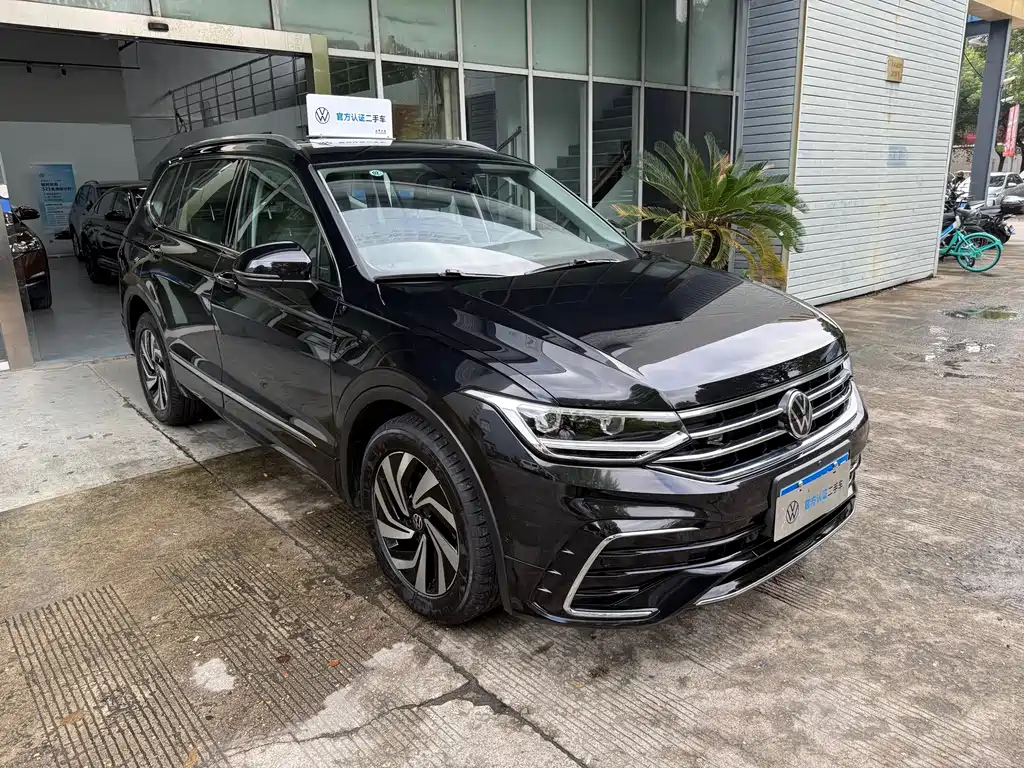 VOLKSWAGEN TIGUAN L 2024