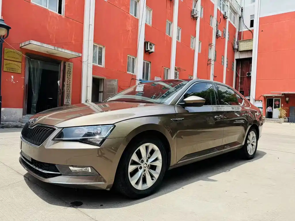 SKODA SUPERB 2018
