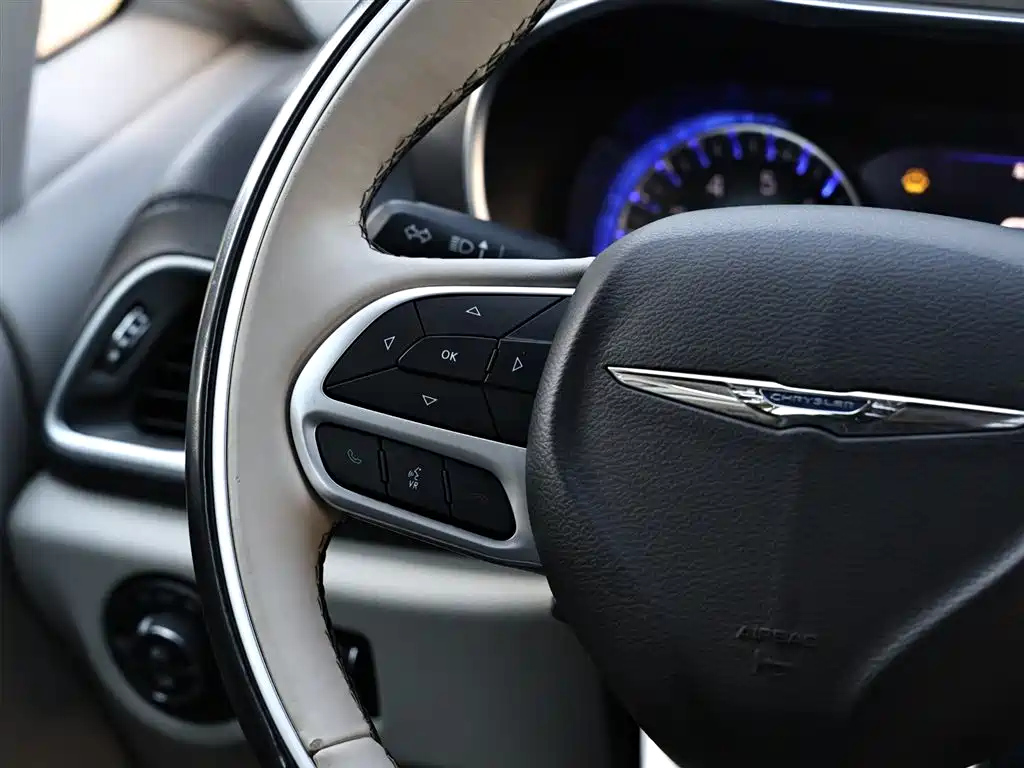 CHRYSLER OTHER 2018