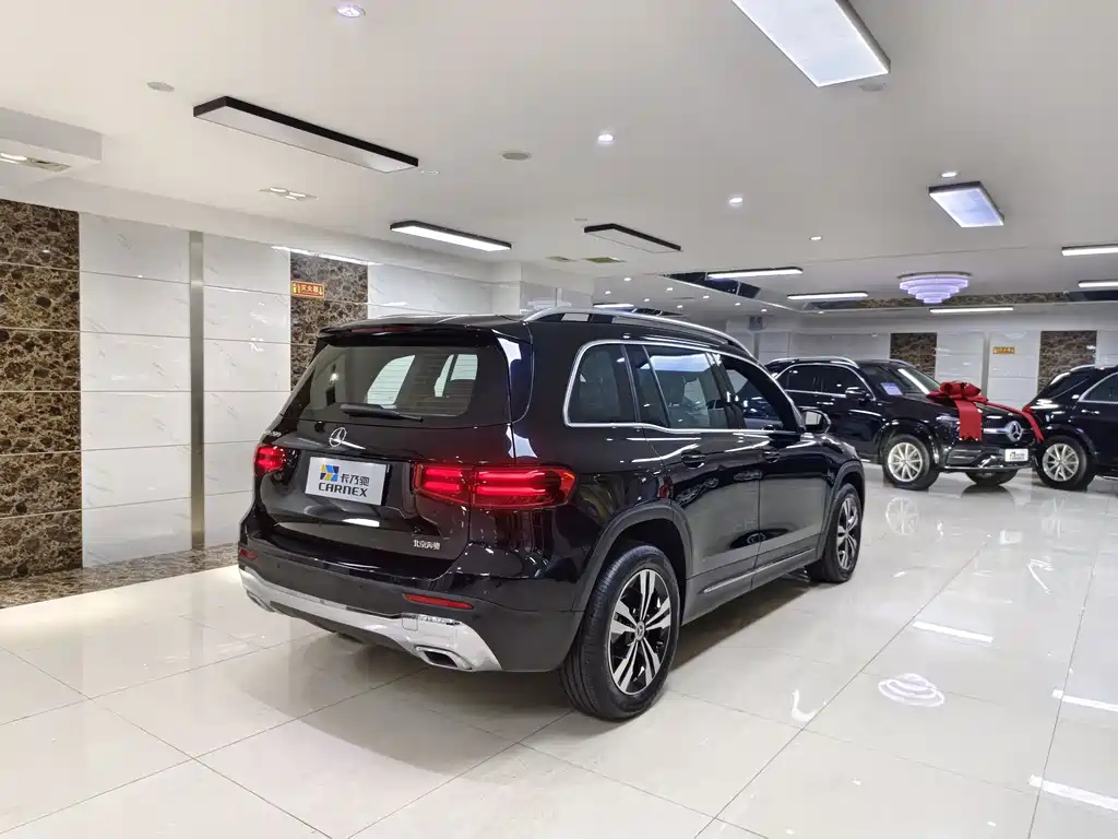 MERCEDES BENZ GLB 2024
