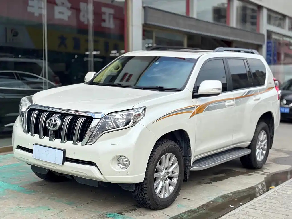 TOYOTA PRADO 2016