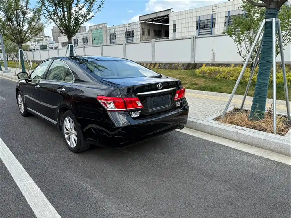 LEXUS ES 2012