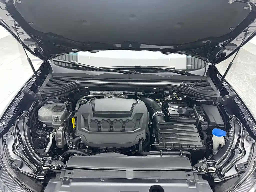 VOLKSWAGEN PASSAT 2025