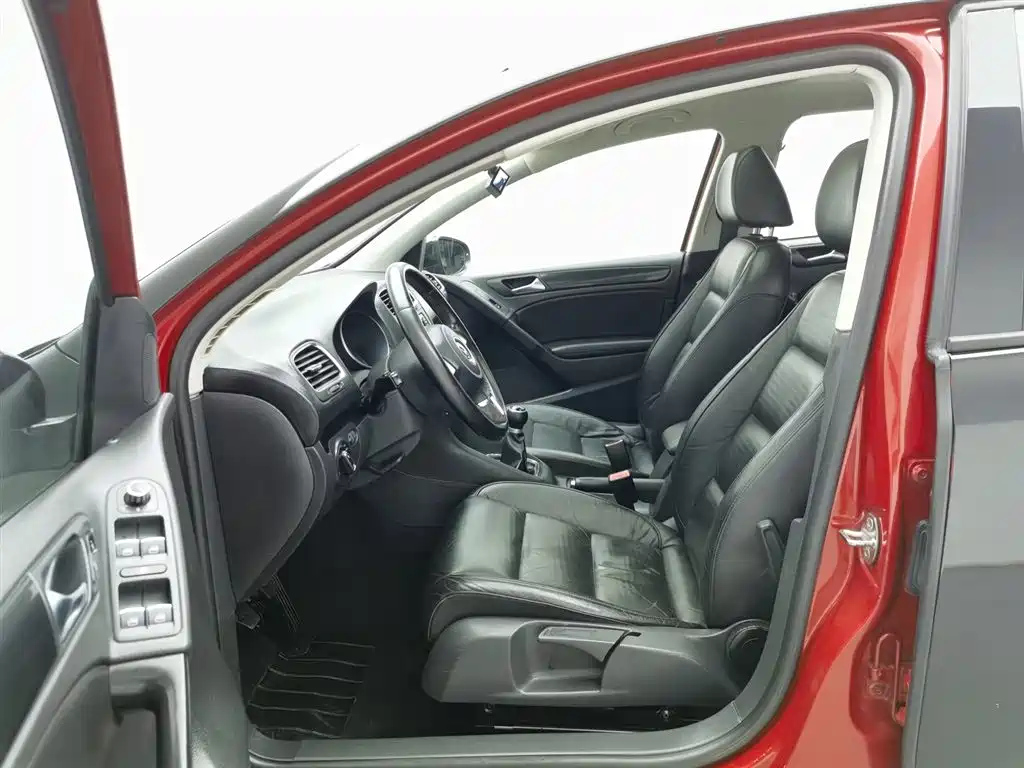 VOLKSWAGEN GOLF 2011