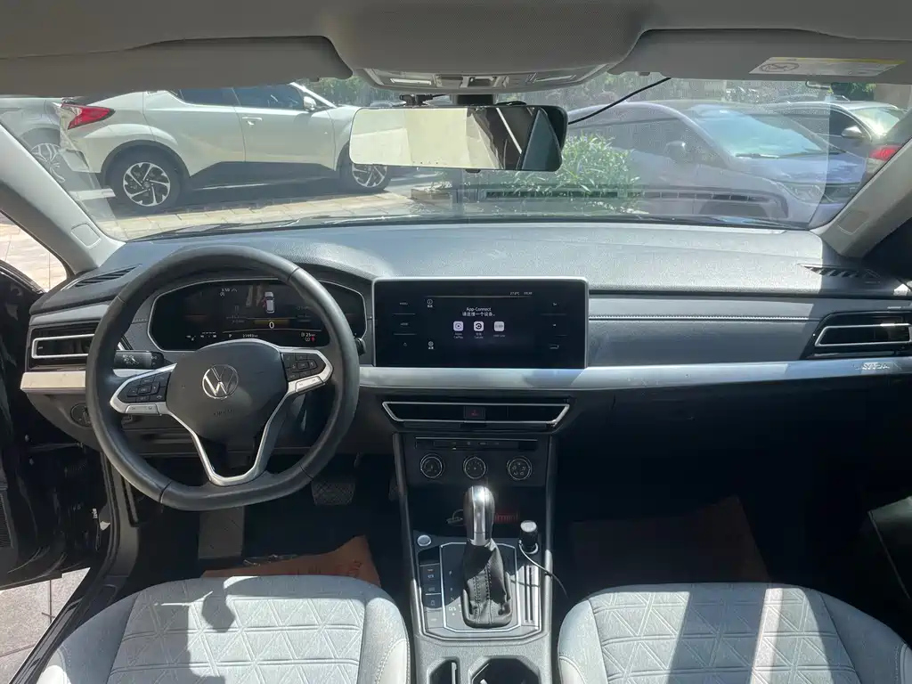 VOLKSWAGEN LAVIDA 2023