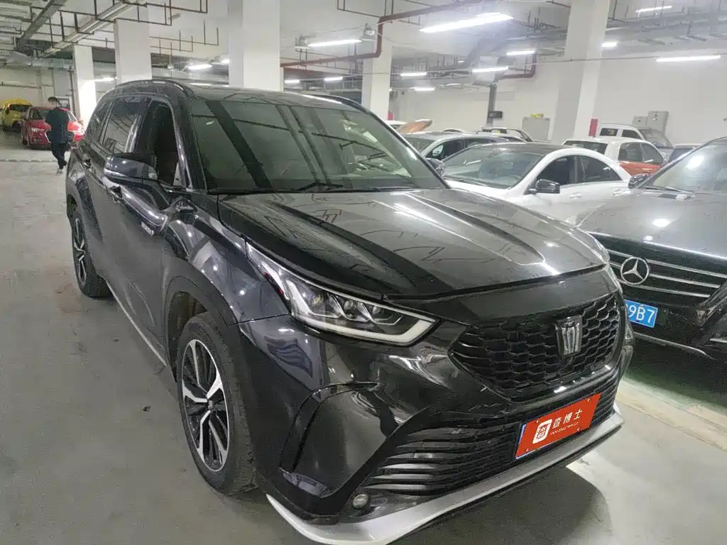 TOYOTA CROWN LUFANG 2021