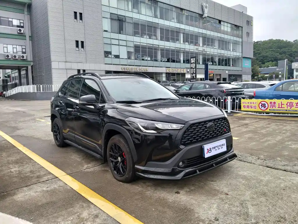 TOYOTA COROLLA CROSS 2024