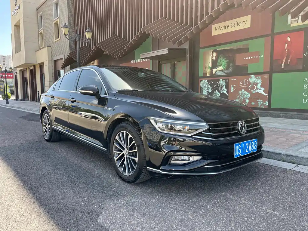 VOLKSWAGEN MAGOTAN 2020