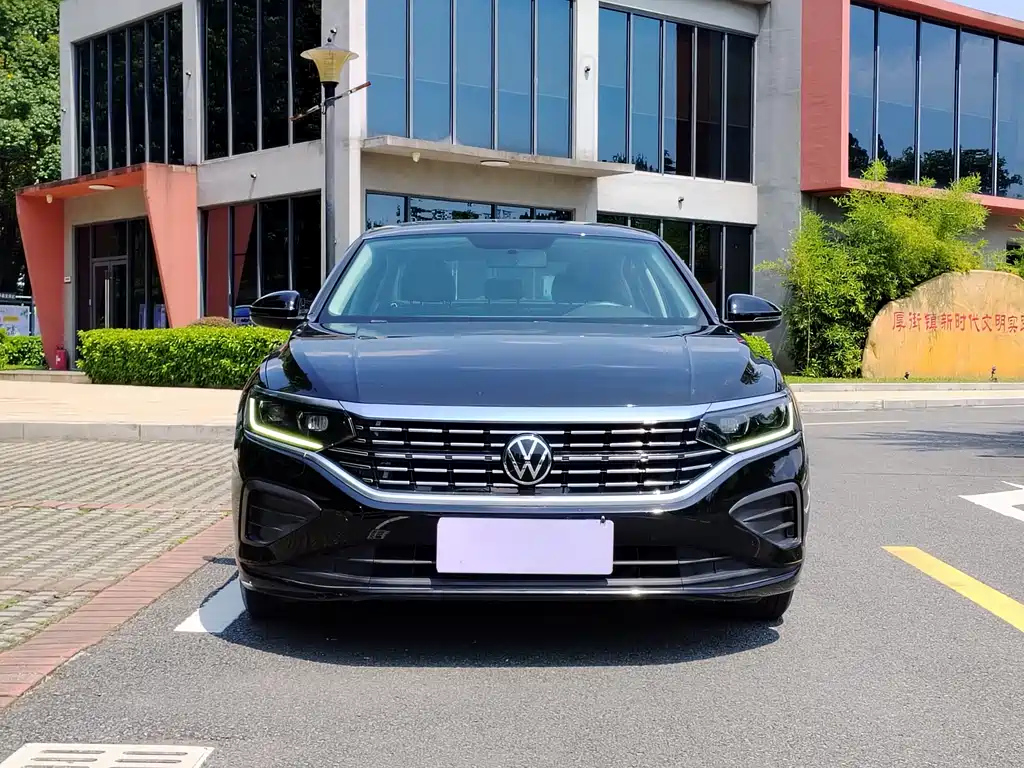 VOLKSWAGEN PASSAT 2022