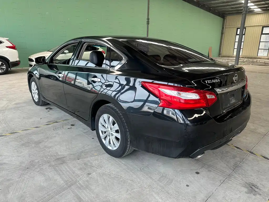 NISSAN TEANA 2018