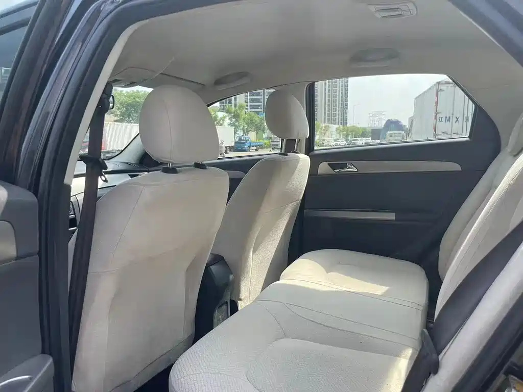 DONGFENG AEOLUS S30 2013