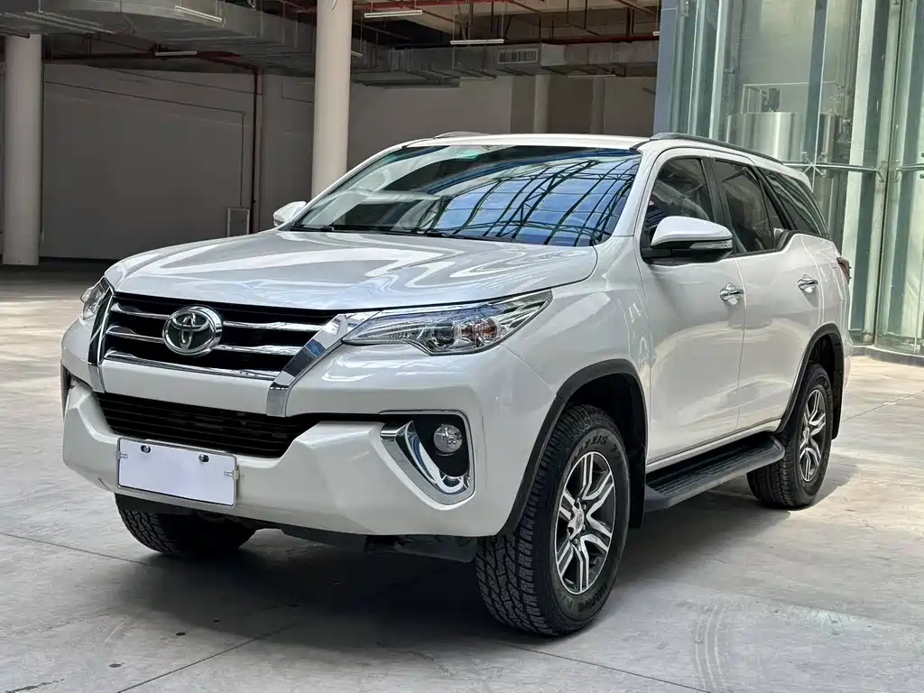 TOYOTA FORTUNER 2016