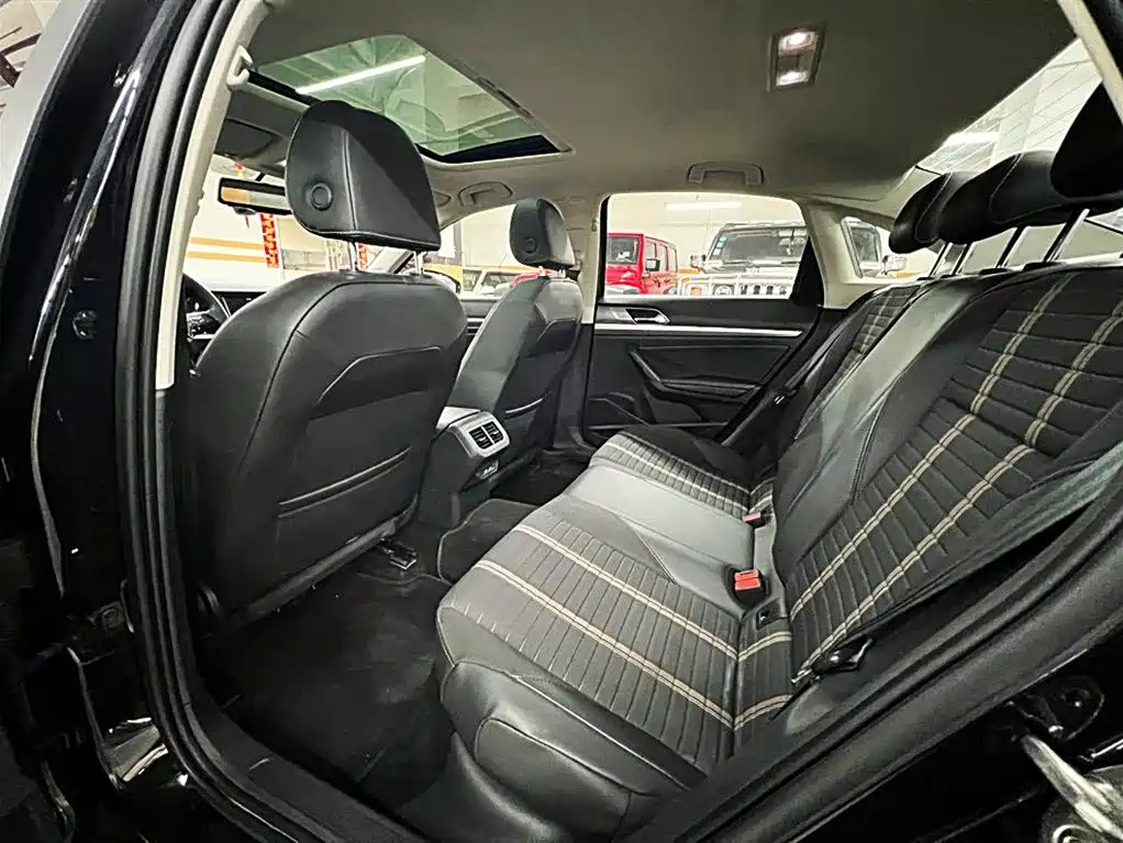VOLKSWAGEN LAVIDA 2019