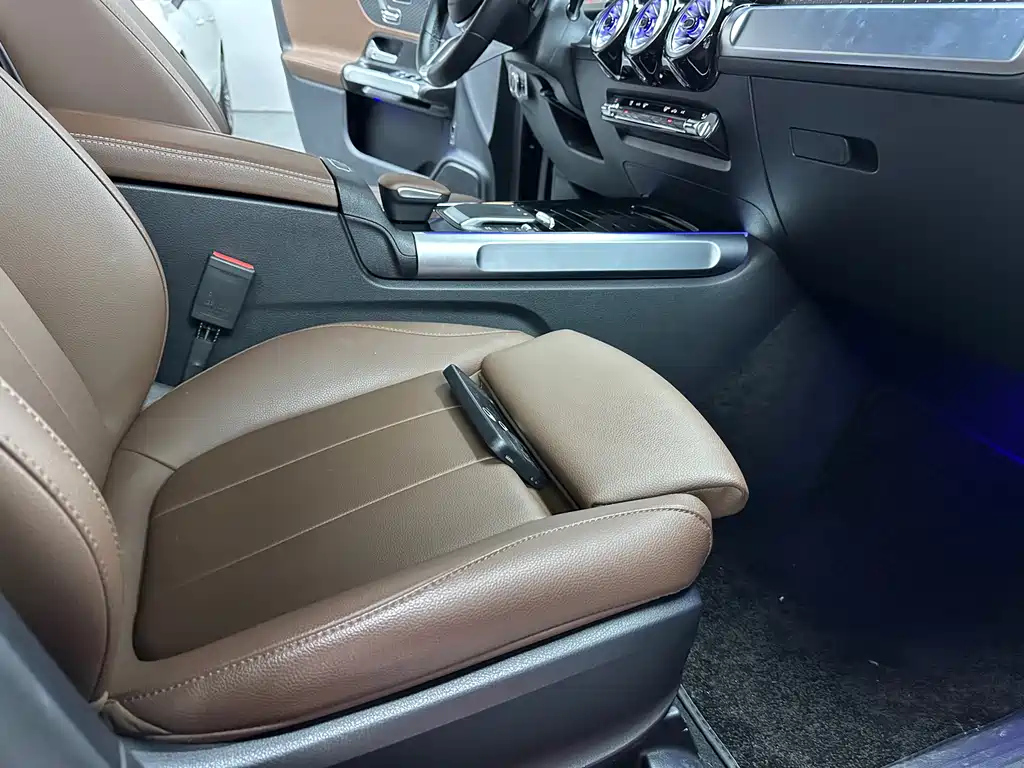 MERCEDES BENZ GLB 2024