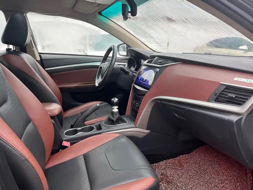 BYD G5 2015