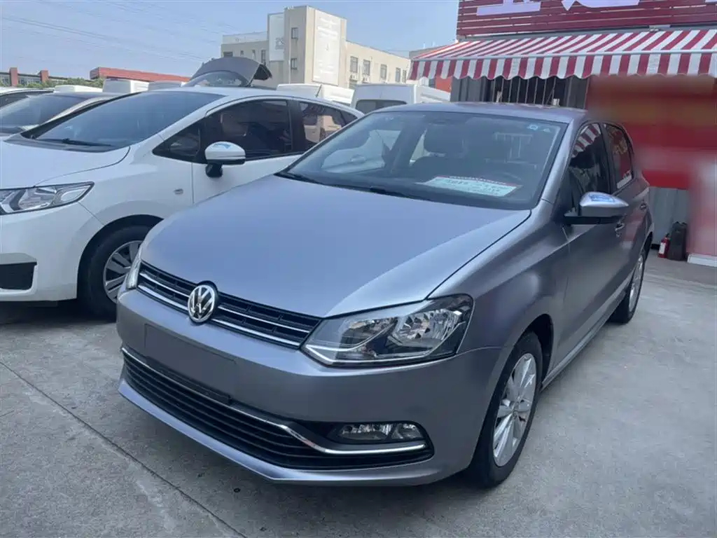 VOLKSWAGEN POLO 2016