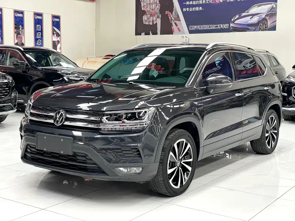 VOLKSWAGEN THARU 2022