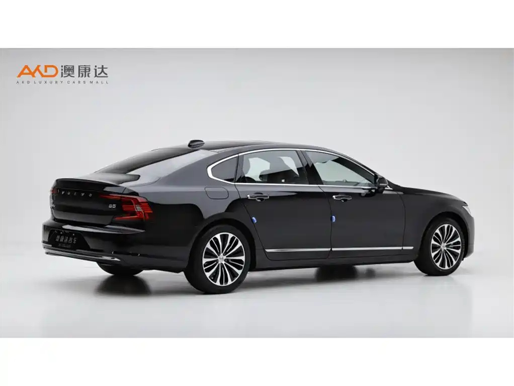 VOLVO S90 2023