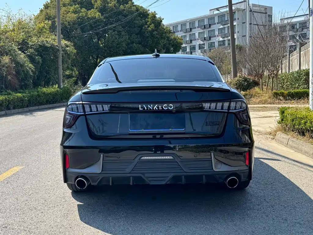LYNK&CO 03 2018