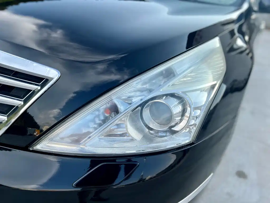NISSAN TEANA 2011