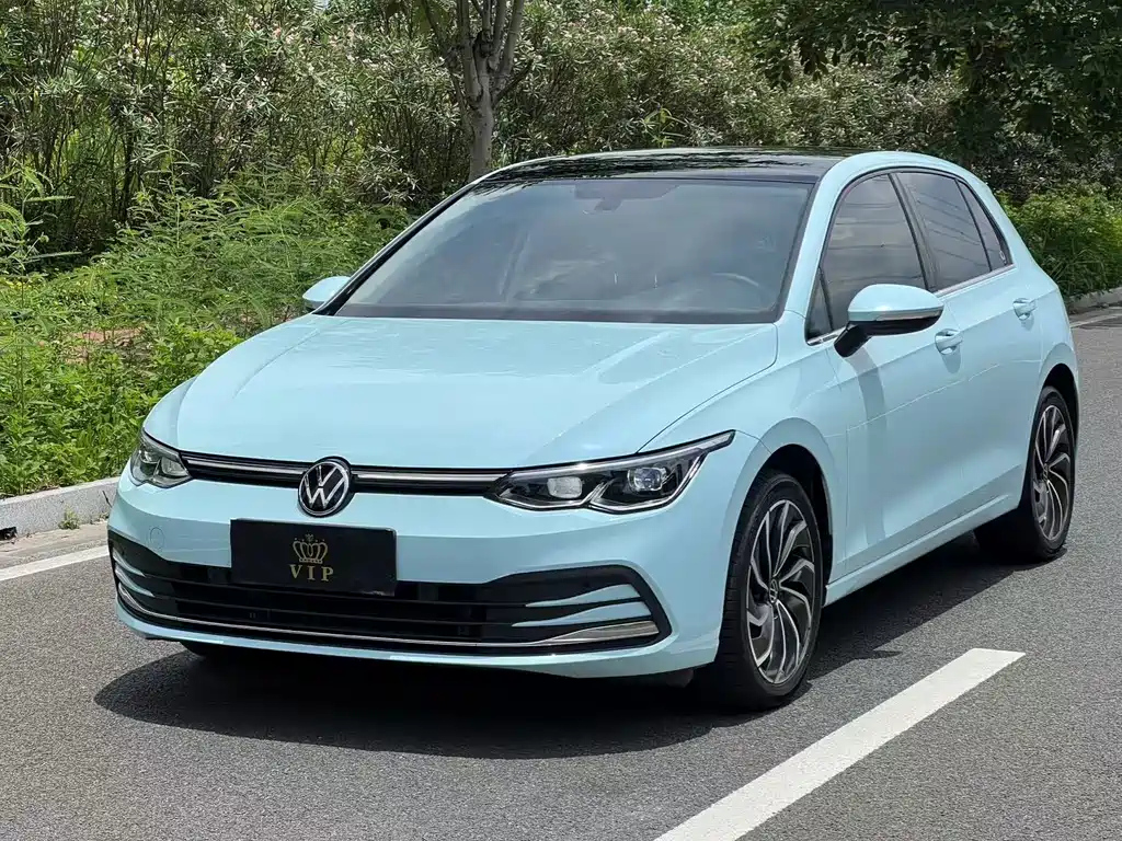 VOLKSWAGEN GOLF 2023