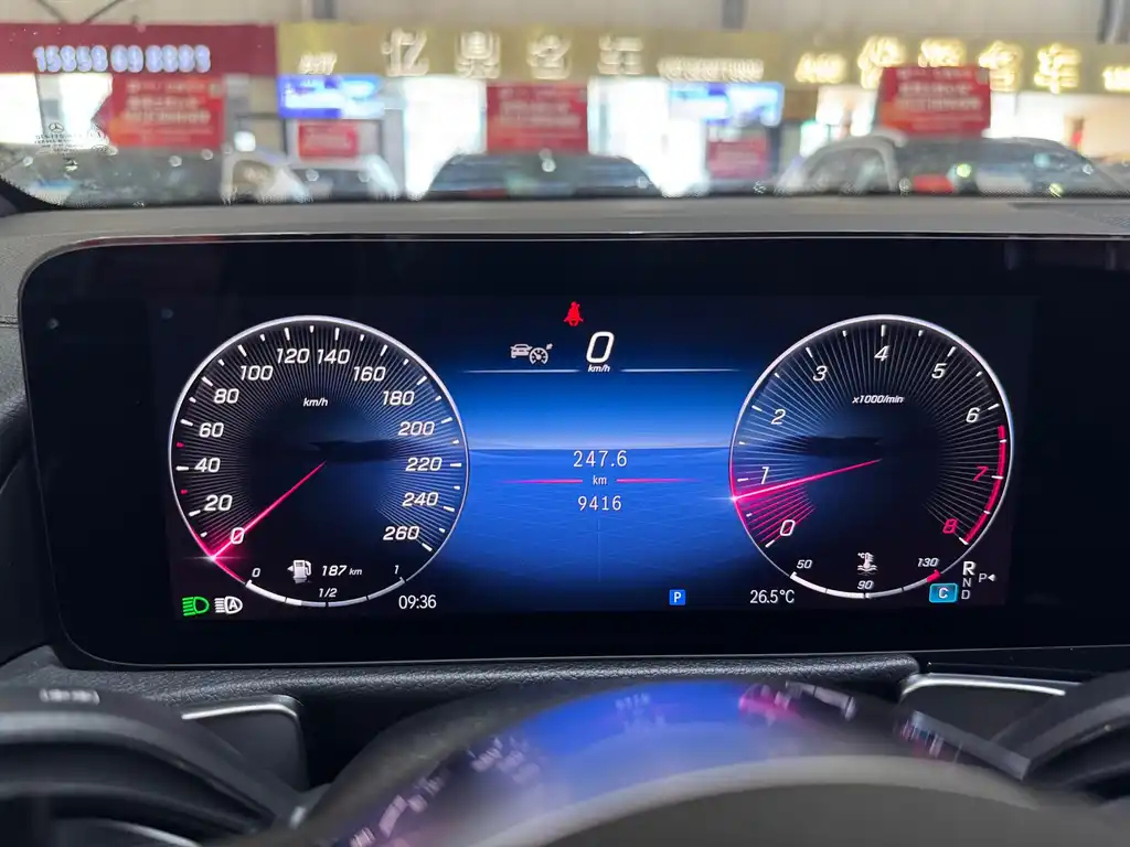 MERCEDES BENZ GLB 2024