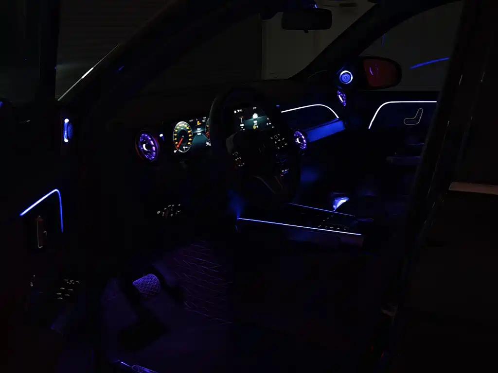 MERCEDES BENZ GLB 2023