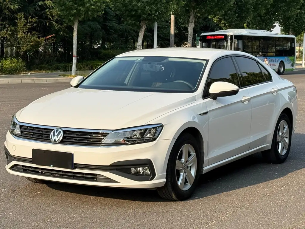VOLKSWAGEN LAMANDO 2021