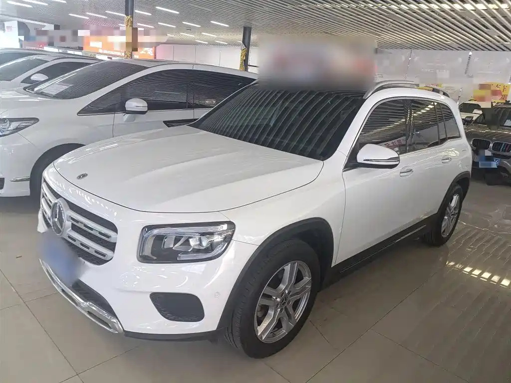 MERCEDES BENZ GLB