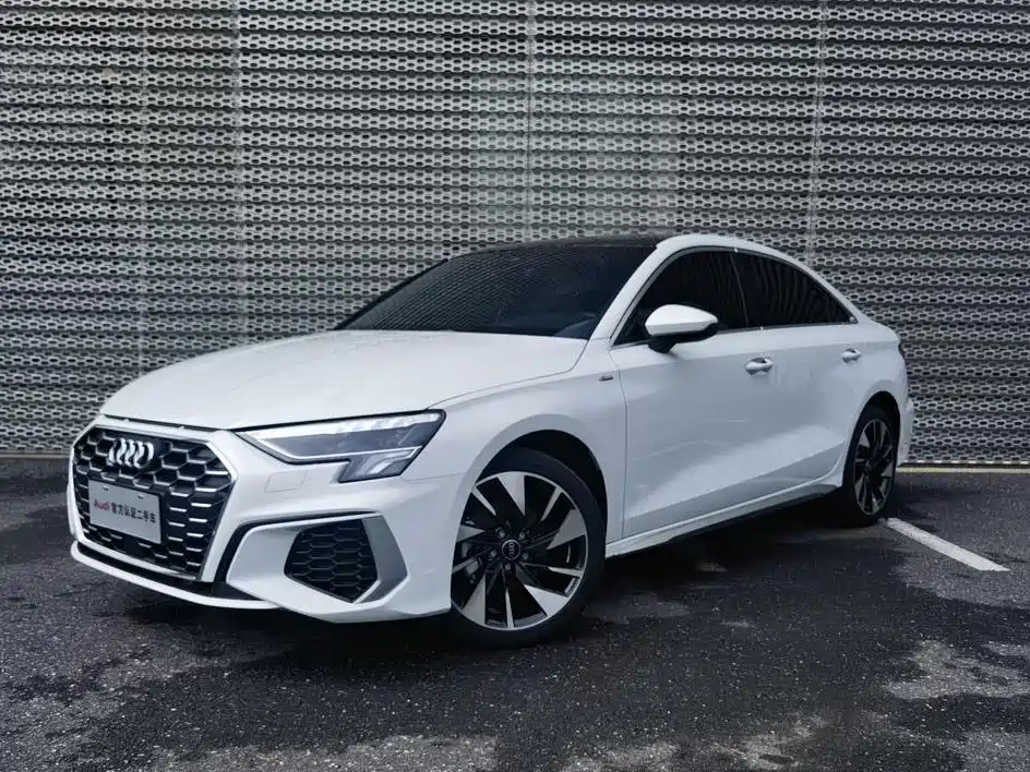 AUDI A3 2023