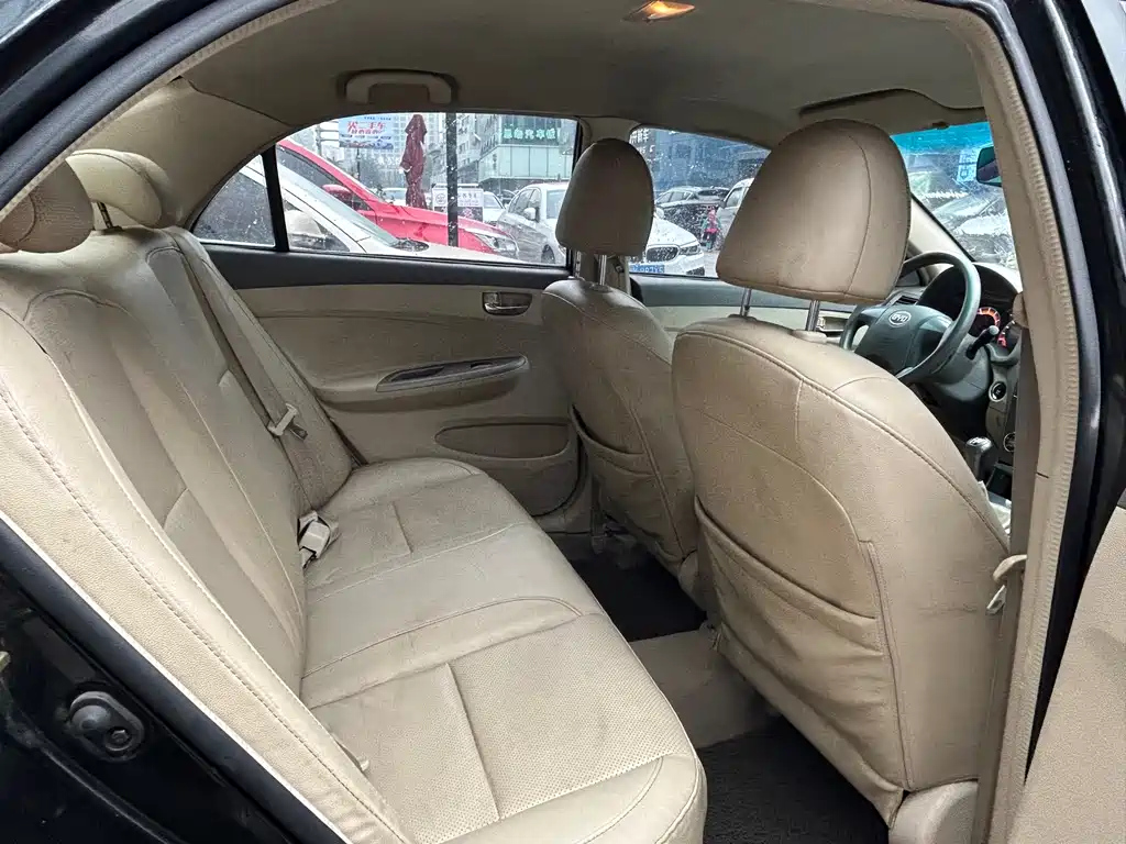 BYD L3 2013