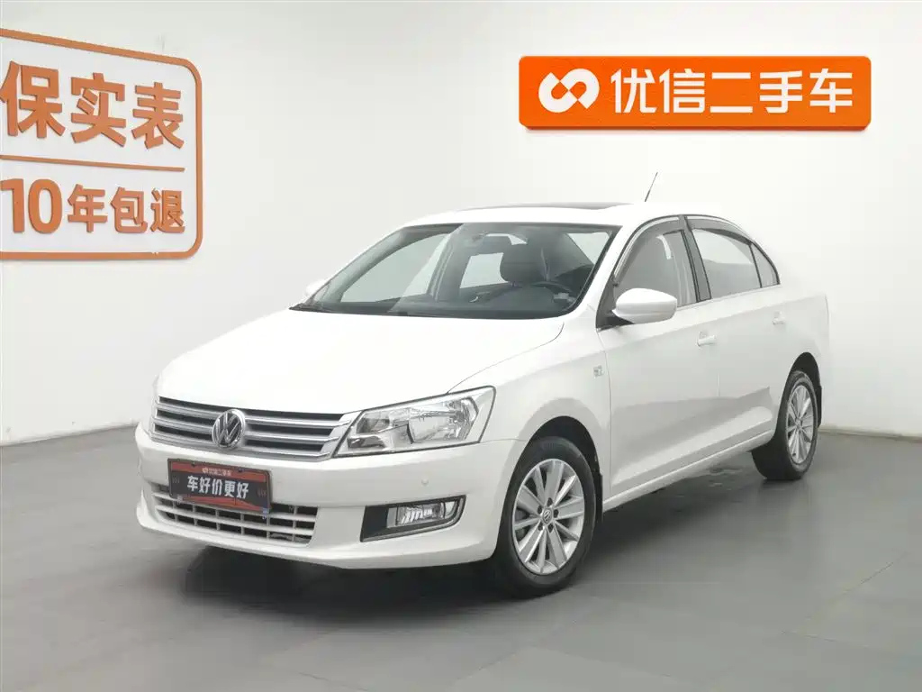 VOLKSWAGEN SANTANA 2015