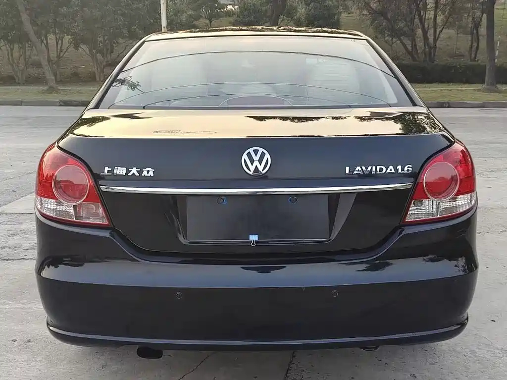 VOLKSWAGEN LAVIDA 2010
