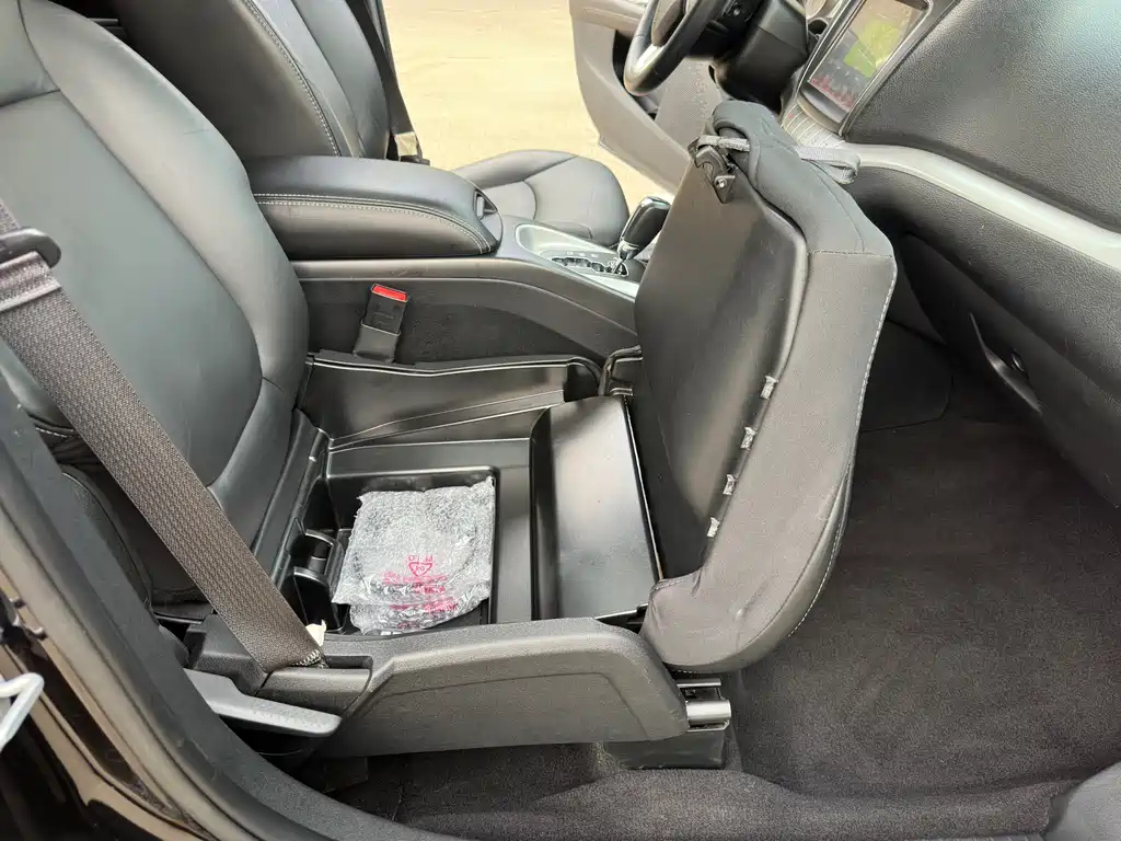 DODGE JCUV 2015