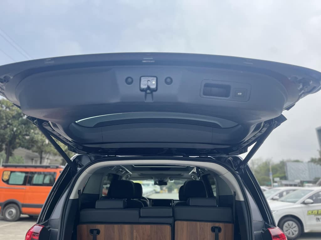 TRUMPCHI M8 2023