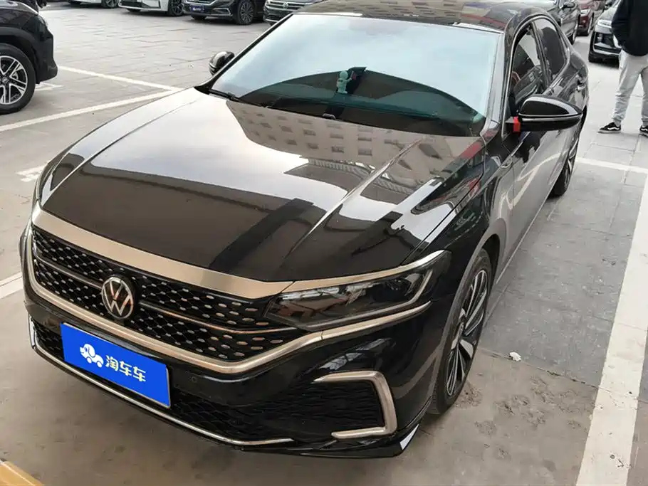 VOLKSWAGEN PASSAT 2022